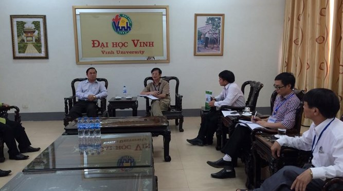  Trường Đại học Vinh làm việc với Đoàn công tác của Sở GD&TT tỉnh Xiêng Khoảng – Lào