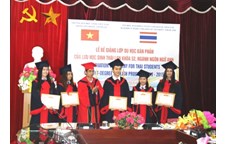 Trường Đại học Vinh long trọng tổ chức Lễ Bế giảng cho lưu học sinh Thái Lan khóa 52 ngành Ngôn ngữ Anh
